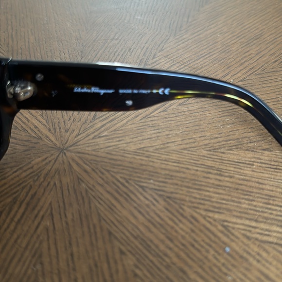 Salvatore Ferragamo Sunglasses - Picture 5 of 6
